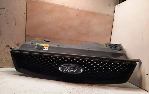 Ford Focus C-MAX Front grill 3M5116613AF