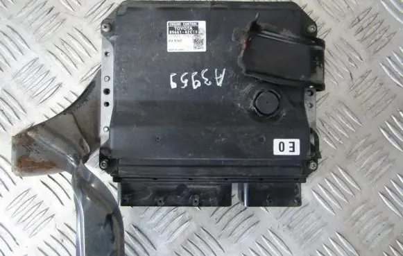 Toyota Auris 150 Engine control unit/module 8966142C10 89661-42C10