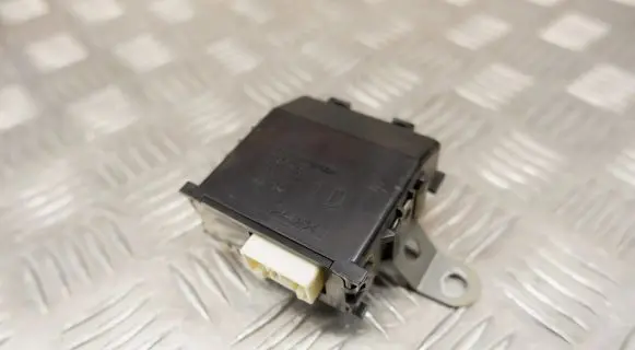 Lexus UX Door central lock control unit/module 8597076030