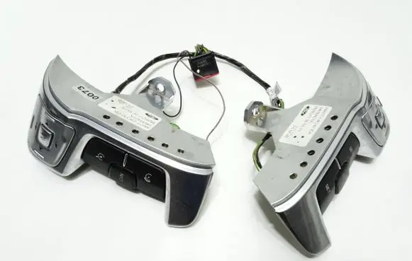 Ford Mondeo MK IV Steering wheel buttons/switches AM2T14K147CB AM2T14K147EA