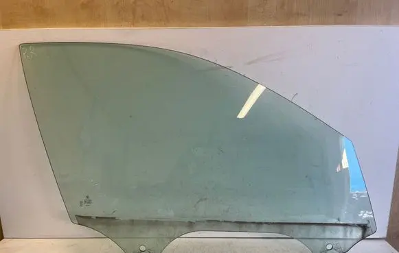 BMW X6 F16 Front door window glass four-door E943R004530