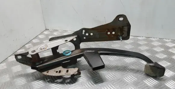Volvo V40 Brake pedal 31445636
