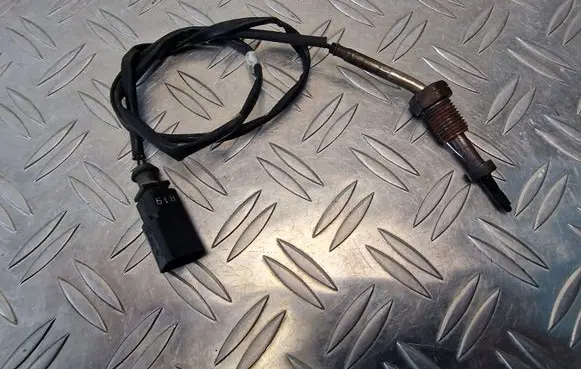 Skoda Superb B6 (3T) Exhaust gas temperature sensor 03L906088BD