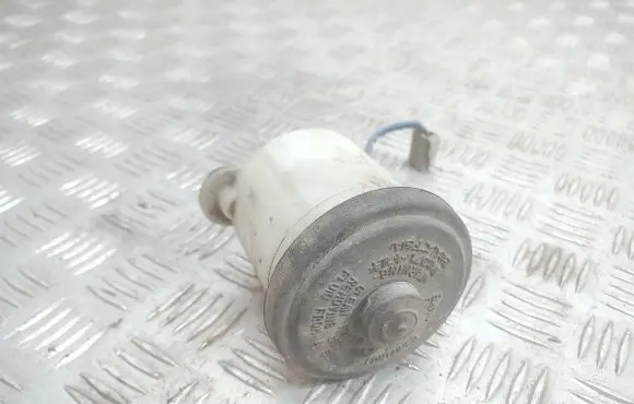 Toyota Corolla E90 Brake fluid reservoir 
