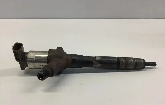 Mazda 6 Fuel injector R2AA13H50