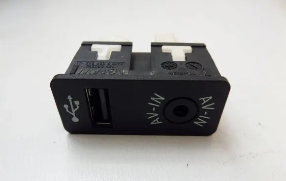 Mini Cooper Countryman R60 AUX in-socket connector 9229242