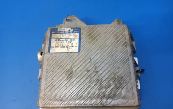Mercedes-Benz C W202 Engine control unit/module A0185452232