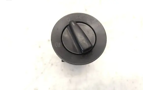 Volkswagen Golf IV Light switch 1C0941531