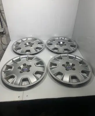 Volvo V70 R16 wheel hub/cap/trim 30683237