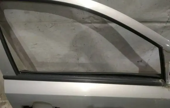 Opel Astra H Front door glass trim molding