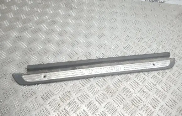 Volvo S40, V40 Front sill trim cover