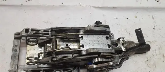 Steering wheel axle
