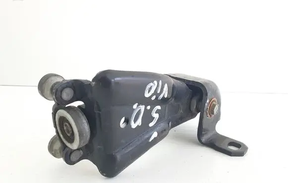 Mercedes-Benz Vito Viano W447 Sliding door upper roller guide/hinge A4477600347