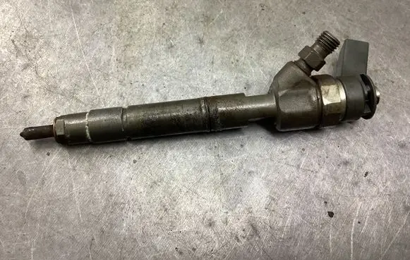 Mercedes-Benz B W245 Fuel injector A6400700787 5RZ0Z5