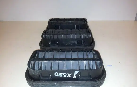 Jaguar XJ X350 Quarter panel pressure vent 