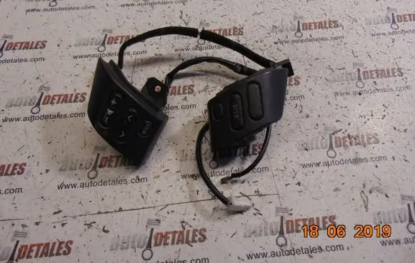 Toyota Corolla Verso AR10 Steering wheel buttons/switches 