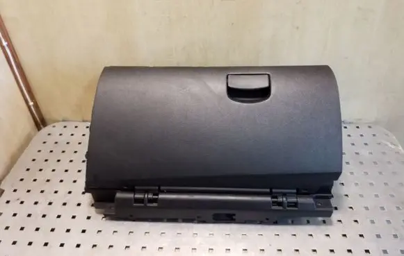 Subaru Outback Glove box set 66208AJ000