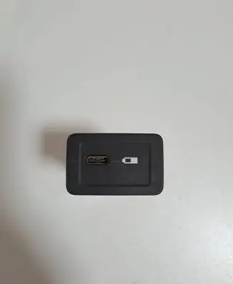 Mercedes-Benz Sprinter W907 W910 USB socket connector A2478200401 0132227 HW1744
