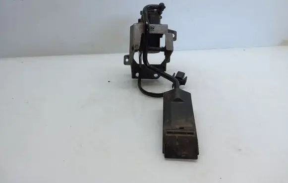 Audi A6 S6 C4 4A Accelerator throttle pedal 4A721757