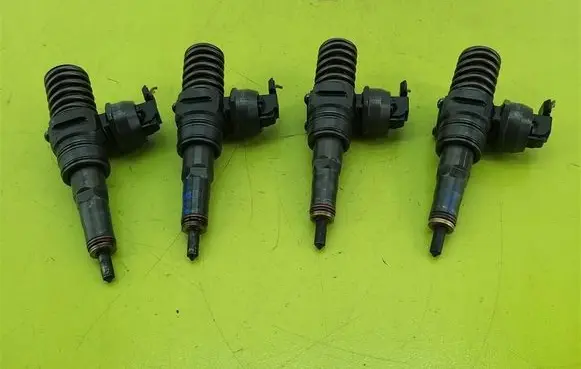 Skoda Fabia Mk1 (6Y) Fuel injectors set 038130073AG