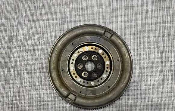 Jeep Avenger Dual mass flywheel 9832487480
