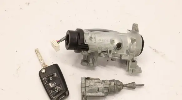 Volkswagen Golf Sportsvan Ignition lock 1K0905851