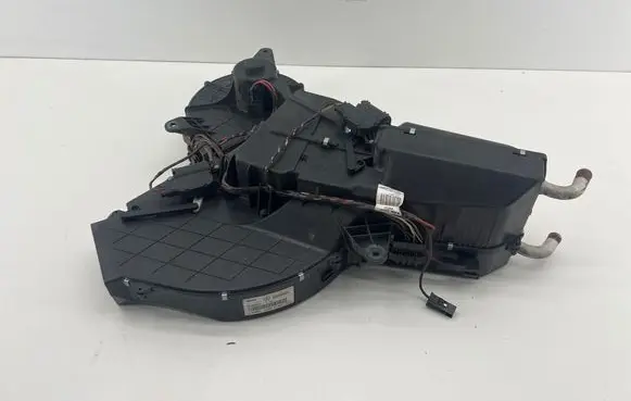 Mercedes-Benz Vito Viano W639 Interior heater climate box assembly housing A6398304460