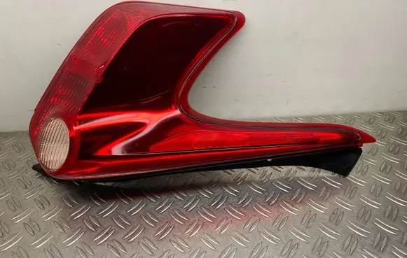 Nissan Juke I F15 Rear/tail lights