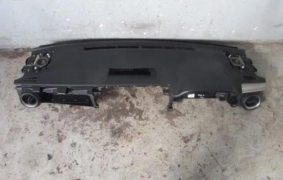 Toyota RAV 4 (XA40) Dashboard