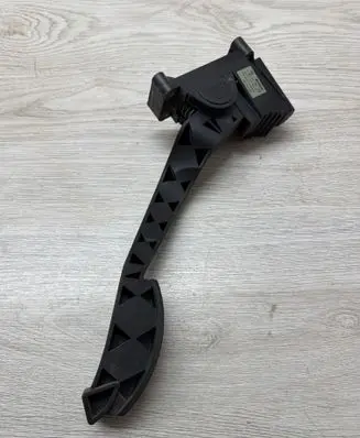 Alfa Romeo GT Accelerator throttle pedal 0281002380 687301596 46755863