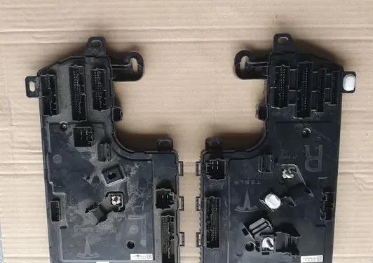 Tesla Model 3 Relay mounting block 110034090G