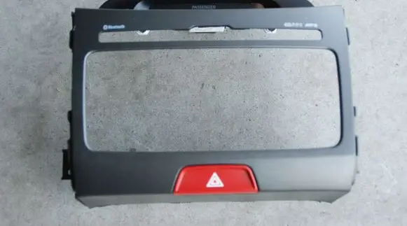 Radio/GPS head unit trim