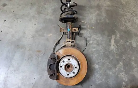 Renault Clio III Front shock absorber/damper 
