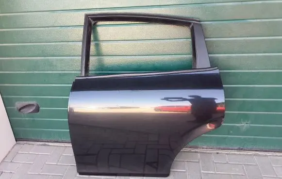 Seat Leon (1P) Rear door