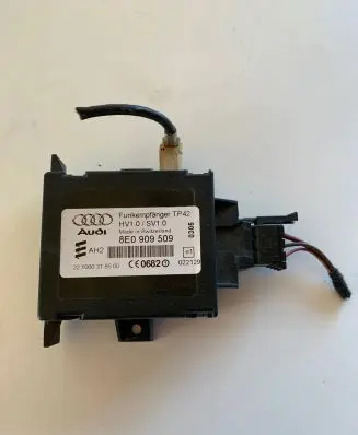 Audi A4 S4 B7 8E 8H Other control units/modules 8E0909509 221000318500 HV10S10