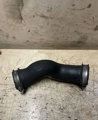 Audi Q7 4L Intercooler hose/pipe 7L8145980