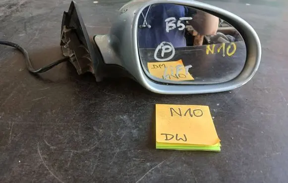 Volkswagen PASSAT B5 Front door electric wing mirror