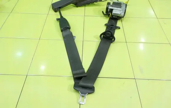 Opel Meriva B Front seatbelt 13394801 BEZPIECZENSTWA