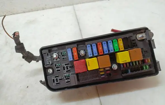 Opel Vectra C Fuse module 460023260