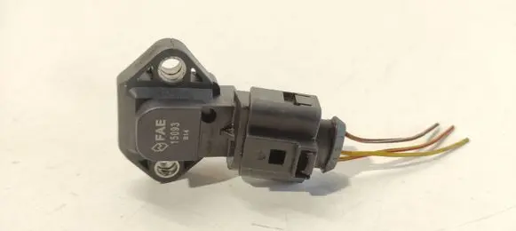 Audi A8 S8 D2 4D Air pressure sensor 1J0973704 15093