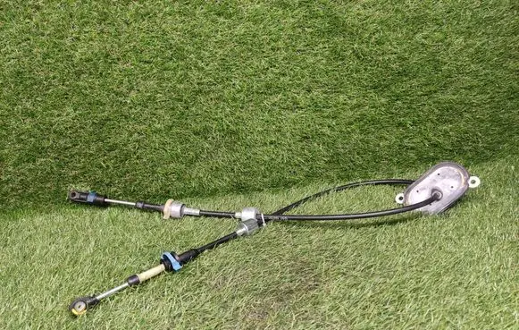 Buick Encore I Gear shift cable linkage 1257160731