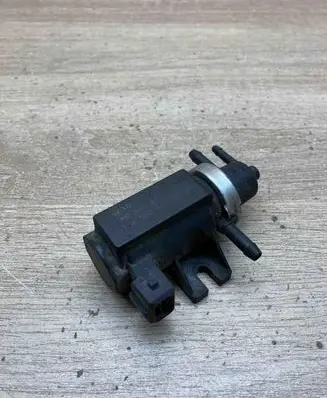Volkswagen PASSAT B4 Turbo solenoid valve 1H0906627