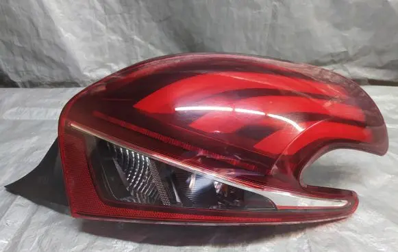 Peugeot 208 Rear/tail lights 9825601180
