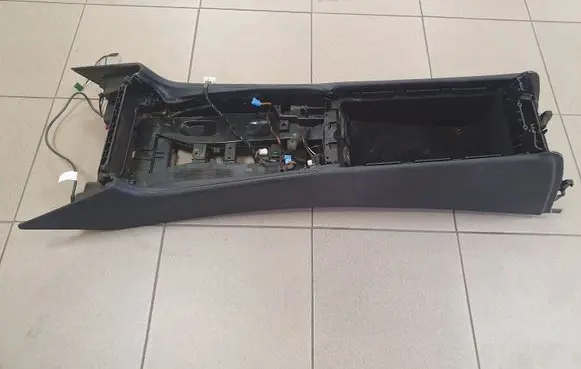Mercedes-Benz CLS C218 X218 Center console