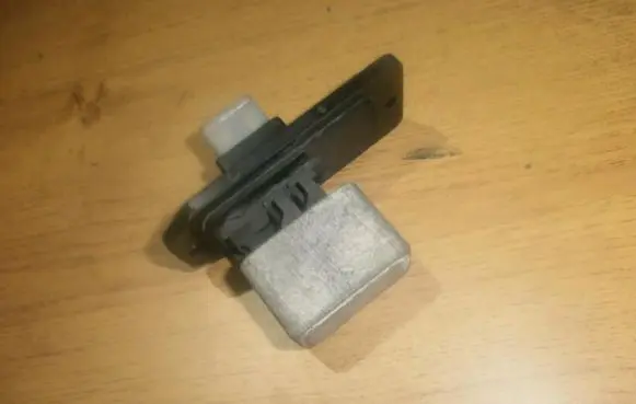 Mitsubishi Colt Heater blower motor/fan resistor