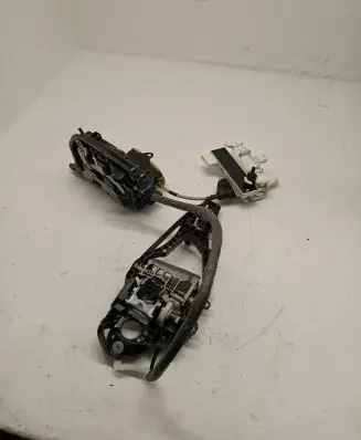 BMW 7 G11 G12 Front door soft close latching motor 747770901