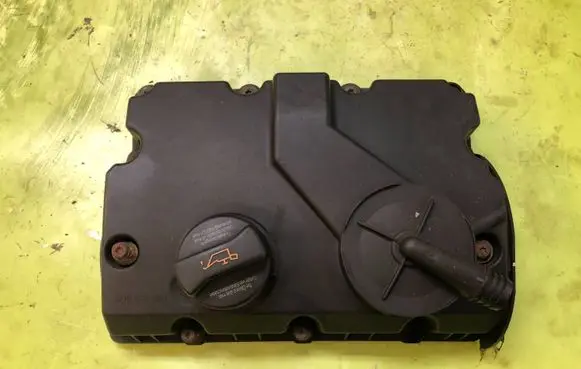 Volkswagen Polo Rocker cam cover 045103469 045103475C