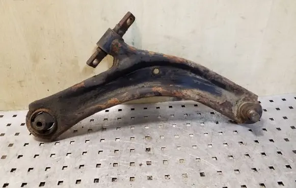 Front lower control arm/wishbone