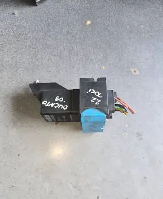 Fiat Ducato Glow plug pre-heat relay 0281003039