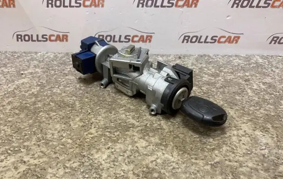 Ford Focus C-MAX Ignition lock 3M513F880AC